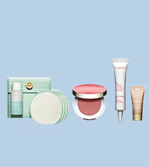 ¡Llévate de regalo los favoritos de Clarins Make-Up!